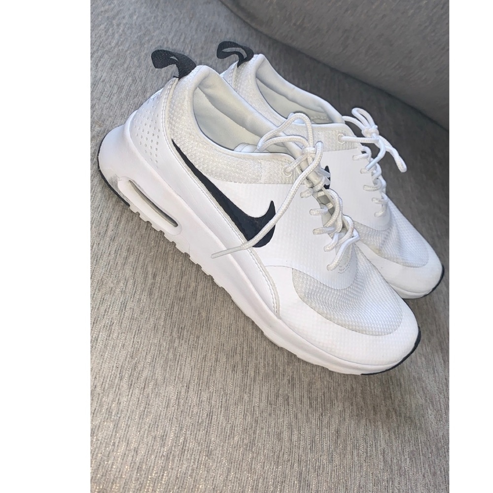 Gently used Nike air max thea